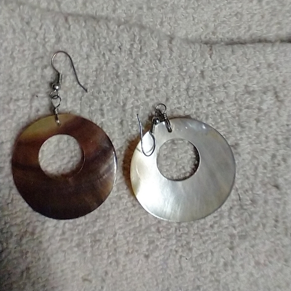 Large shell 🐚 earrings wire - Picture 1 of 3